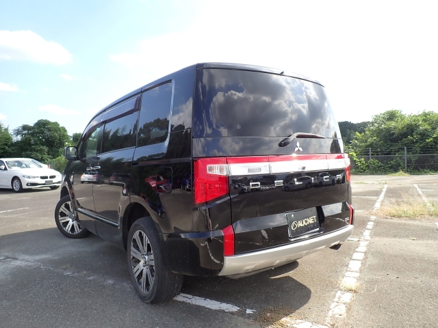 MITSUBISHI DELICA D5 2019
