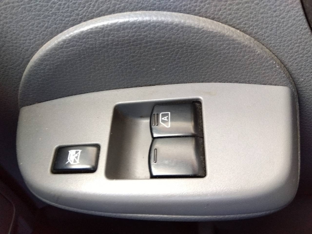 NISSAN NV200 2013