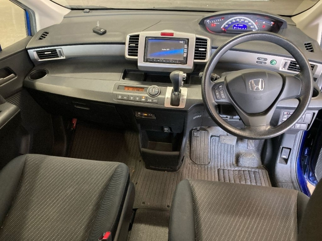 HONDA FREED 2013