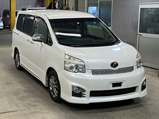 TOYOTA VOXY 2012
