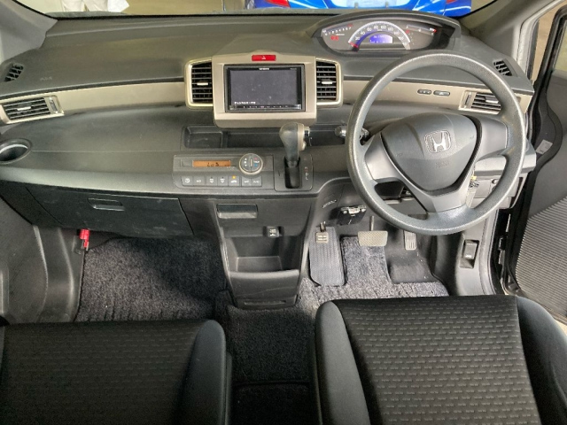 HONDA FREED 2010