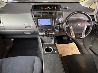 TOYOTA PRIUS ALPHA 2014