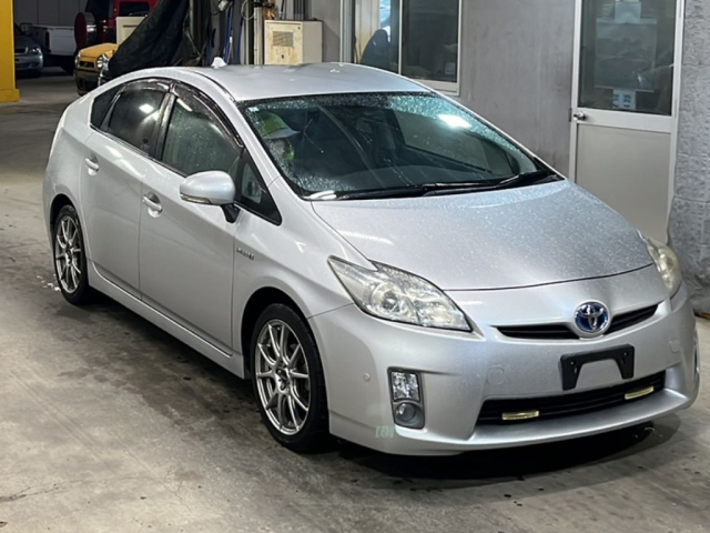 TOYOTA PRIUS 2011