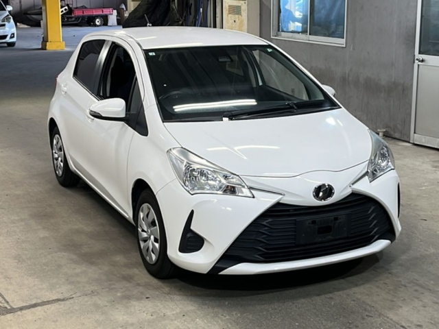 TOYOTA VITZ 2019
