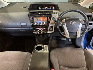 TOYOTA PRIUS ALPHA 2013
