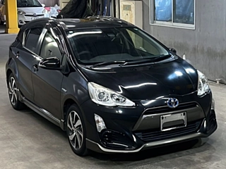 TOYOTA AQUA 2016