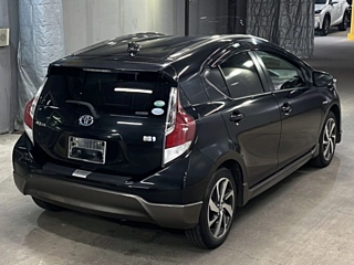 TOYOTA AQUA 2016