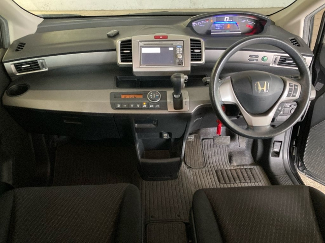 HONDA FREED 2012