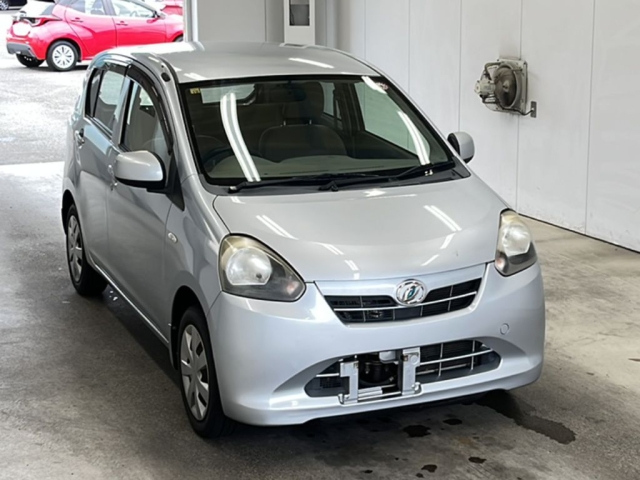 DAIHATSU MIRA E S 2012