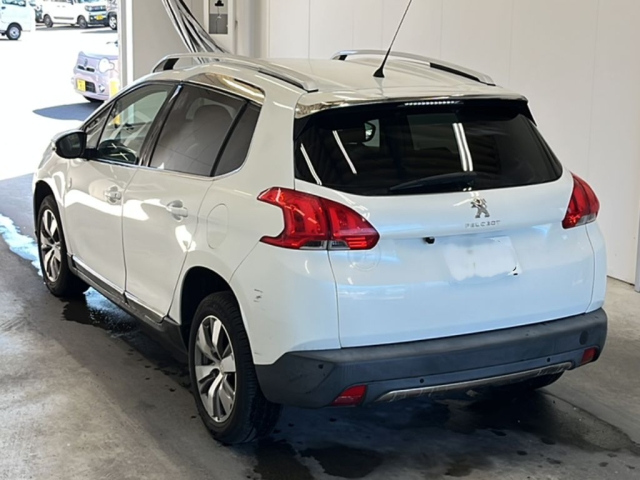 PEUGEOT 2008 2015