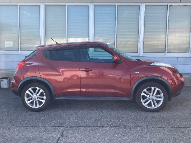 NISSAN JUKE 2011