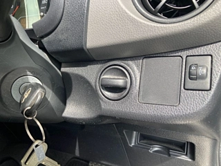 TOYOTA VITZ 2016