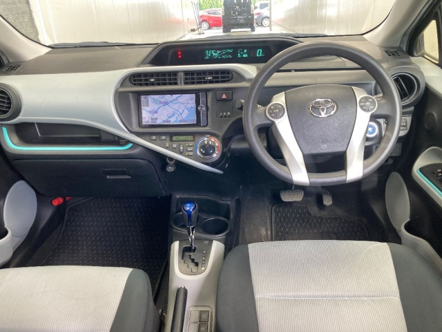 TOYOTA AQUA 2012
