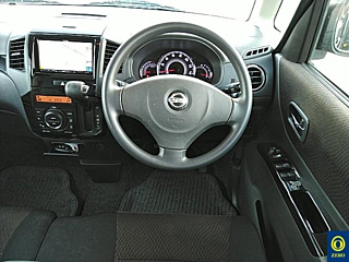 NISSAN ROOX 2010