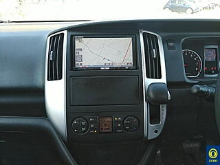 NISSAN SERENA 2010
