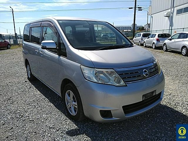 NISSAN SERENA 2010