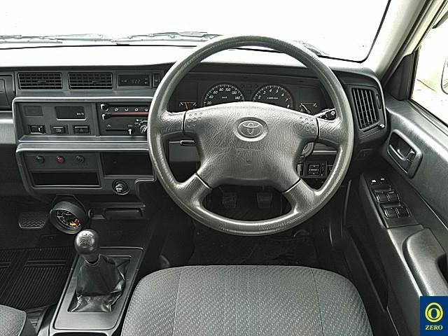 TOYOTA CROWN COMFORT 2012