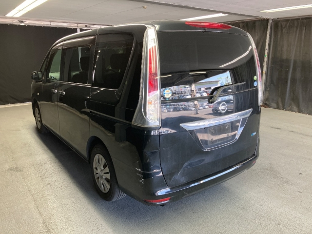 NISSAN SERENA 2011