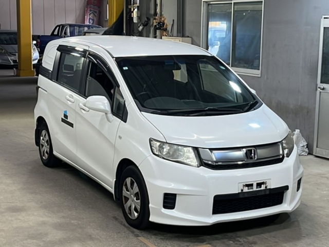 HONDA FREED 2015