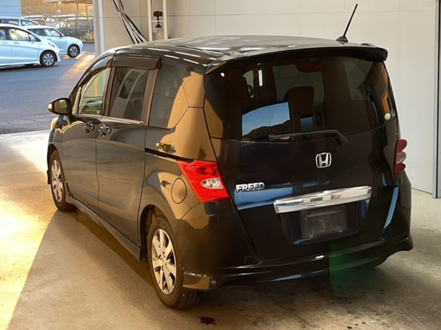 HONDA FREED 2010