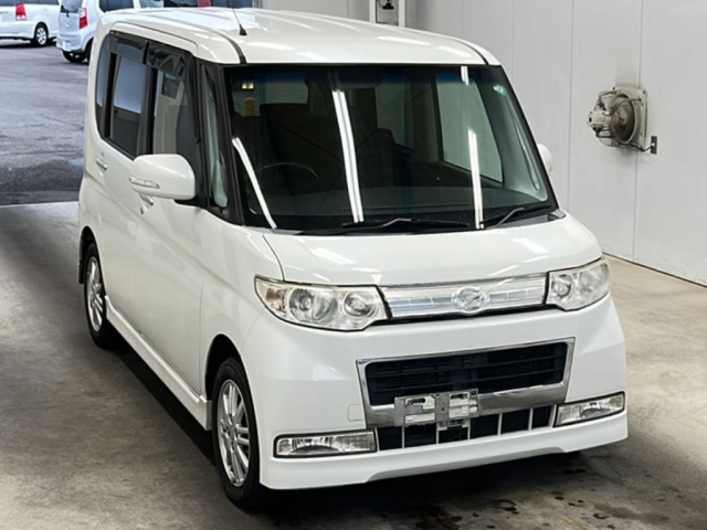 DAIHATSU TANTO 2010