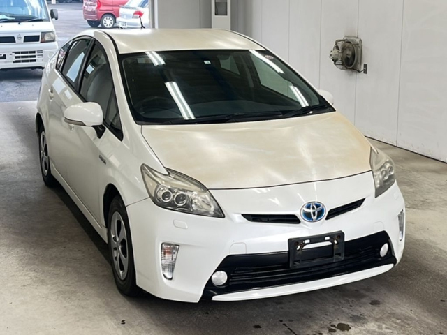 TOYOTA PRIUS 2012