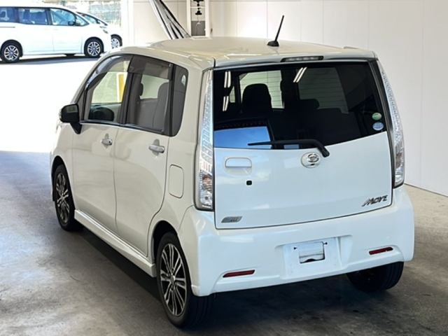 DAIHATSU MOVE 2014