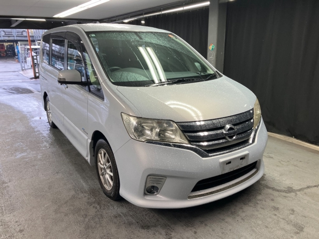 NISSAN SERENA 2013