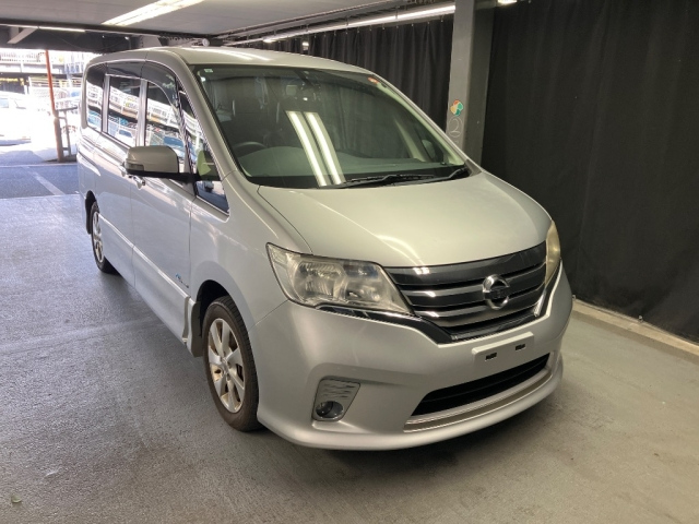NISSAN SERENA 2013
