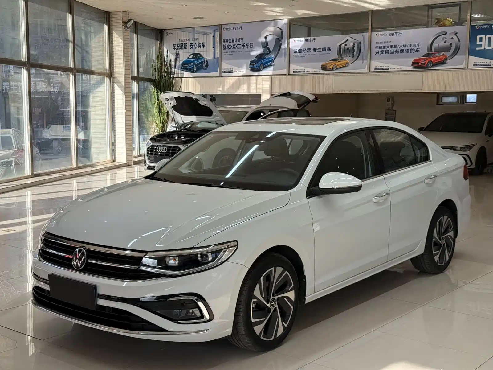 VOLKSWAGEN BORA 2022