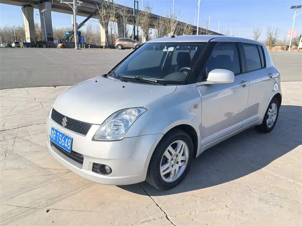 SUZUKI SWIFT 2010