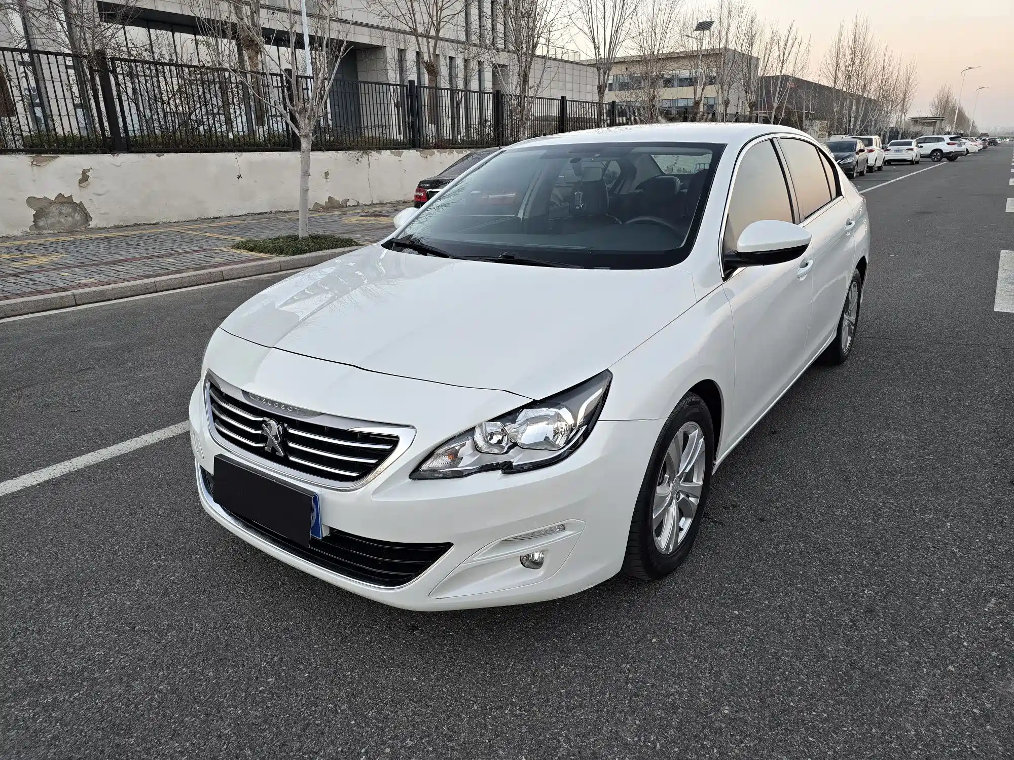 PEUGEOT 408 2015