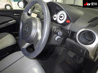 MAZDA DEMIO 2010