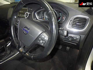 VOLVO V40 2014