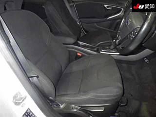 VOLVO V40 2014