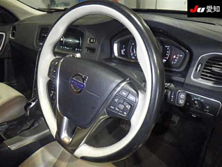 VOLVO V60 2016