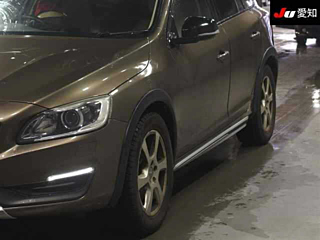 VOLVO V60 2016