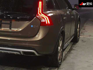 VOLVO V60 2016