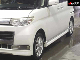 DAIHATSU TANTO 2008