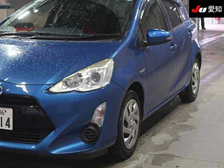 TOYOTA AQUA 2015