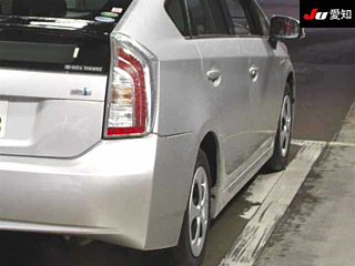 TOYOTA PRIUS 2015