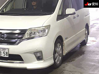 NISSAN SERENA 2013