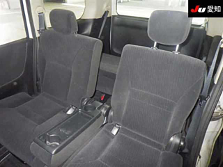 NISSAN SERENA 2010