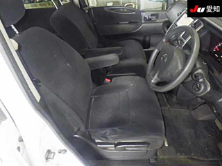 NISSAN SERENA 2010