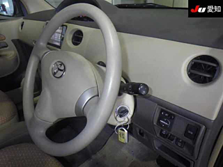 TOYOTA SIENTA 2011