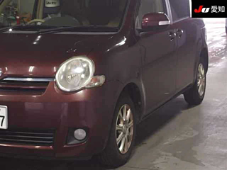 TOYOTA SIENTA 2011