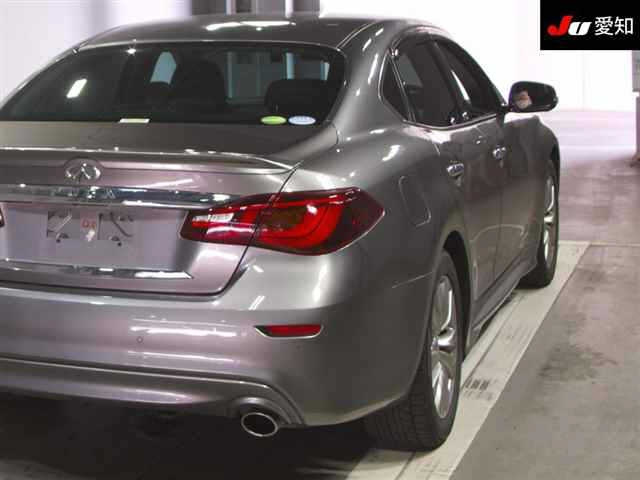 NISSAN FUGA 2018