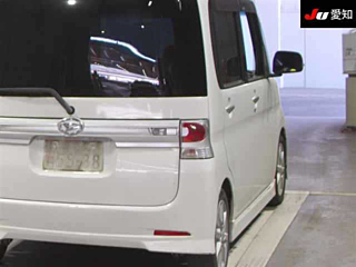 DAIHATSU TANTO 2012