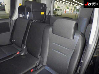 TOYOTA VOXY 2008