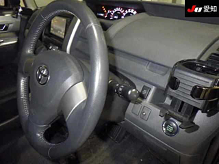 TOYOTA VOXY 2008
